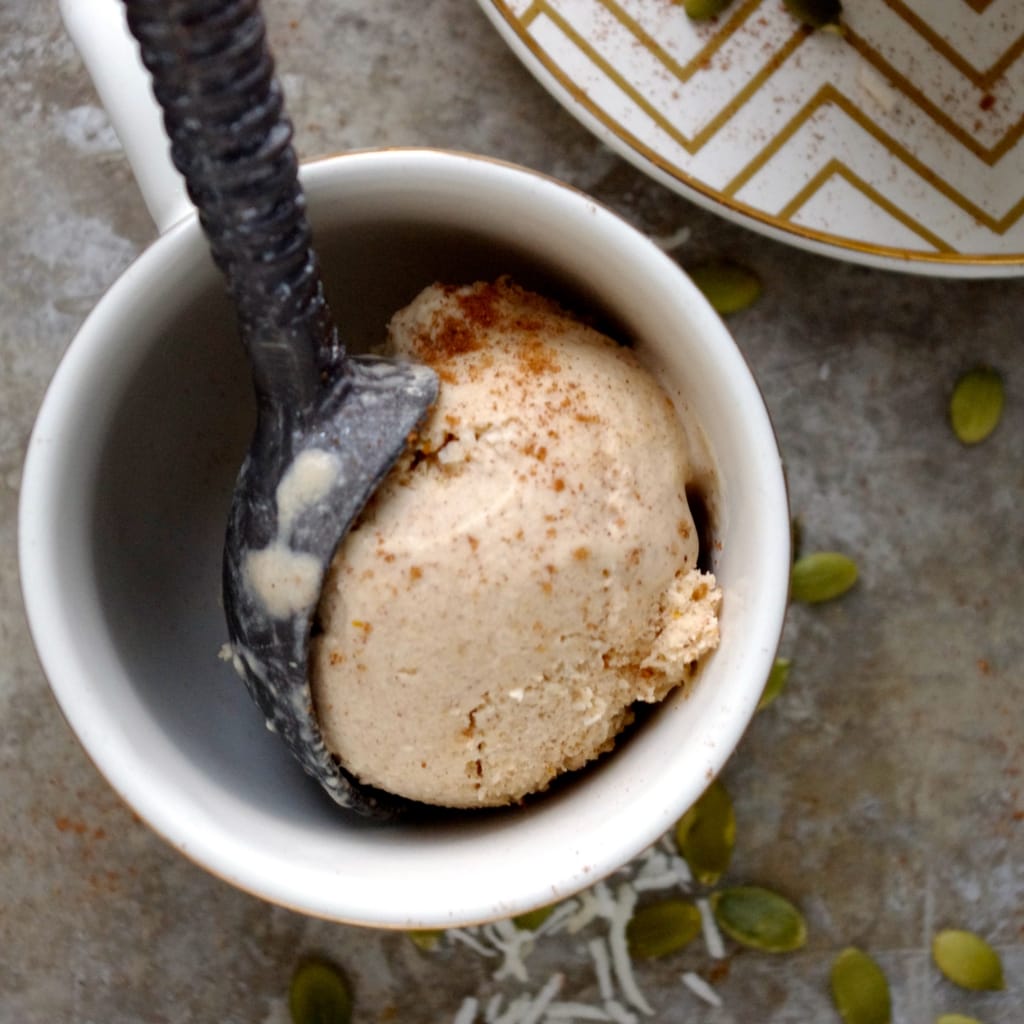 Coconut Pumpkin Ice Cream (Vegan) via Nutritionist in the Kitch