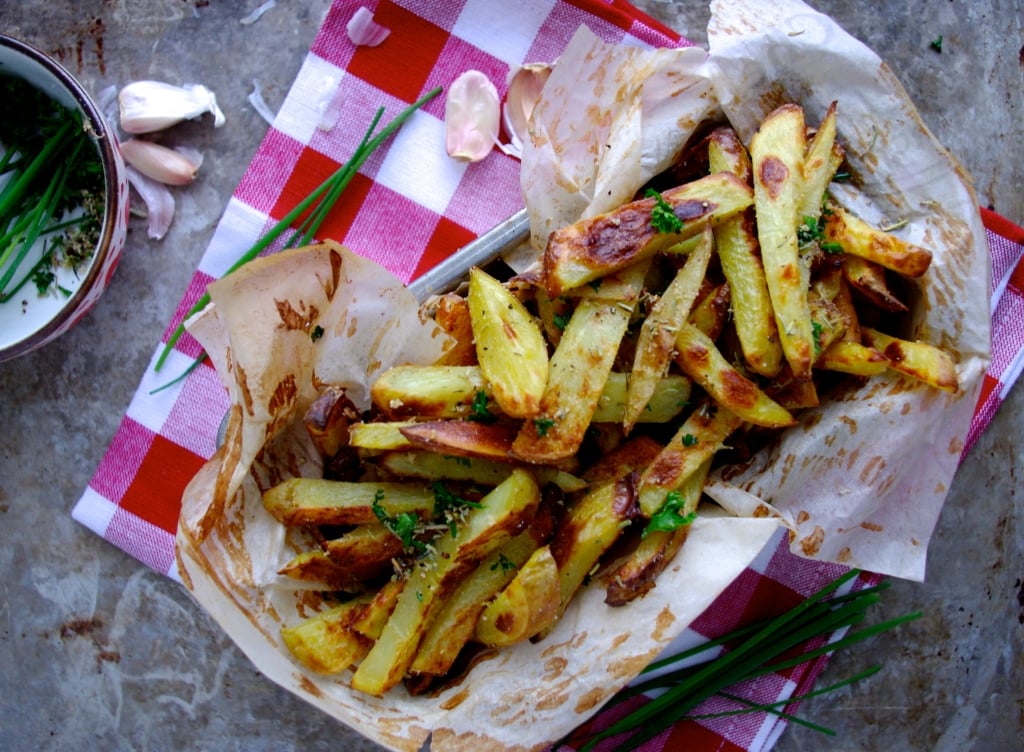 The Best Baked Herb & Garlic Fries EVER via Nutritionist in the Kitch!
