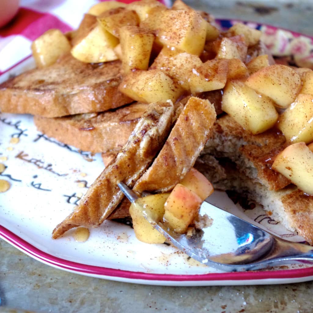 Revamped Cinnamon Apple Eggy Bread via Nutritionist in the Kitch 