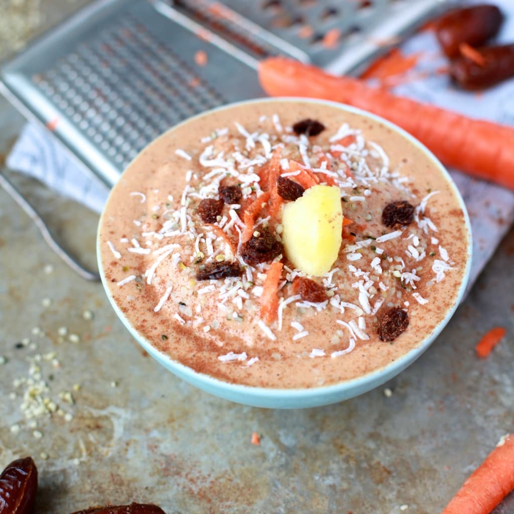 Carrot Cake Smoothie Bowl via Nutritionist in the Kitch // whole ingredients, easy, healthy, and perfectly balanced! //nutritionistinthekitch.com