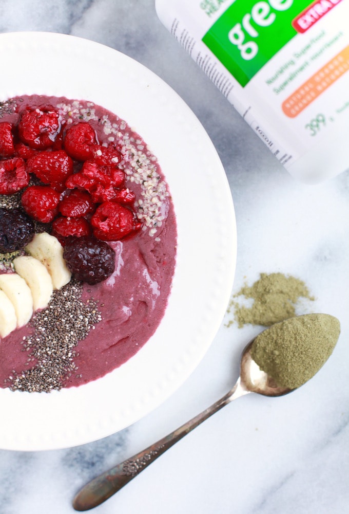 Energizing Winter Smoothie Bowl via Nutritionist in the Kitch