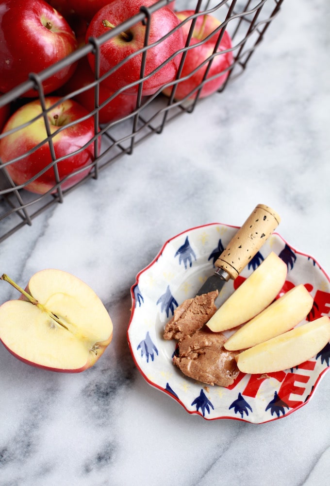 Apples & Nut Butter for the WIN!
