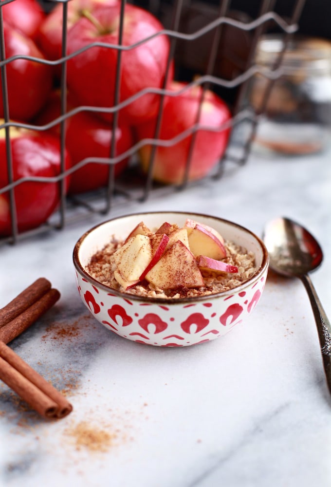 Easy & Healthy Apple Pie Cinnamon Sugar Oatmeal 