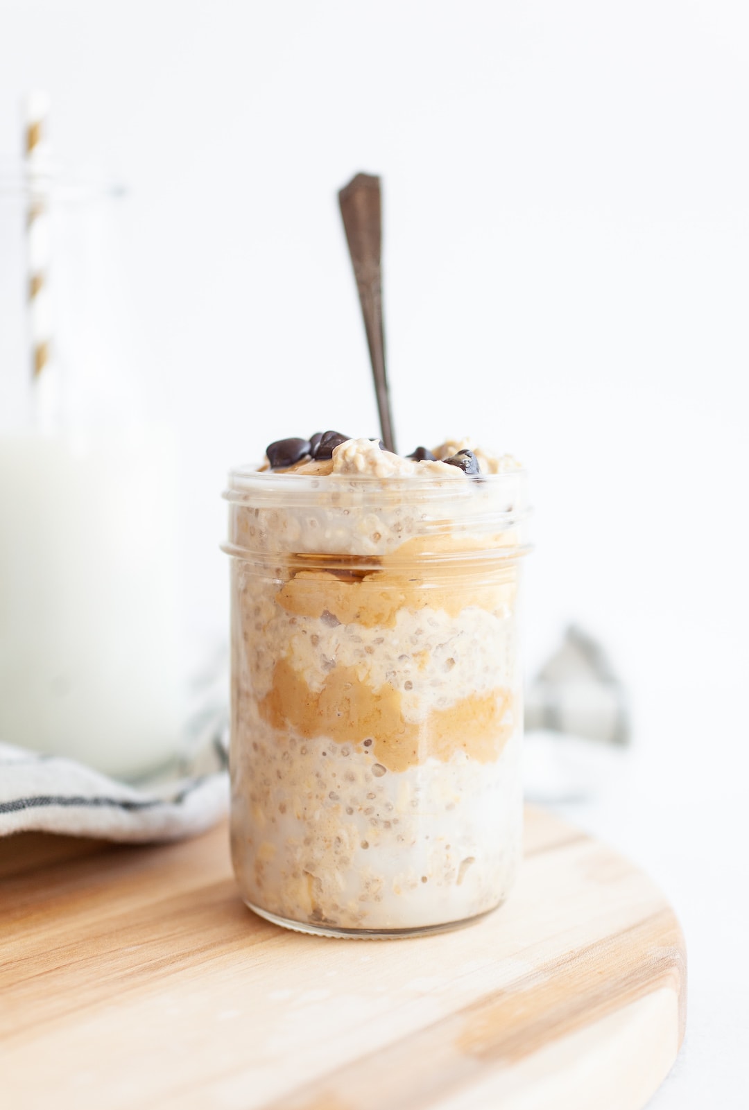 Delicious and Easy Vegan Protein-Packed Cookie Dough Overnight Oats