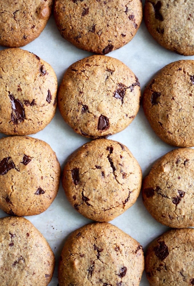 Hazelnut Chocolate-Chunk Cookies // Grain-Free + Vegan via Nutritionist in the Kitch