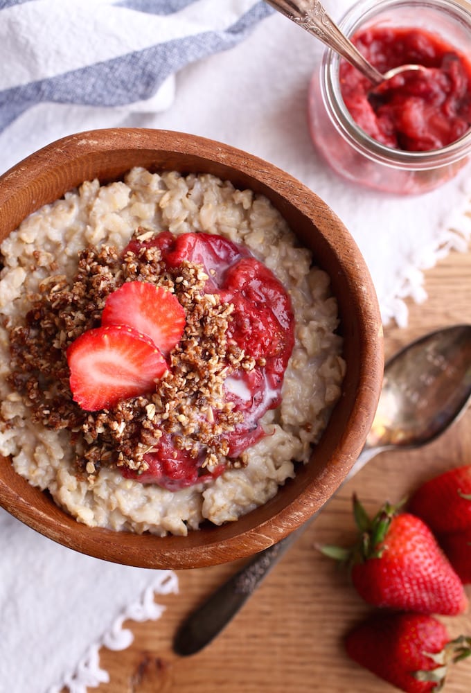 Strawberry Rhubarb Crumble Oatmeal via Nutrition in the Kitch