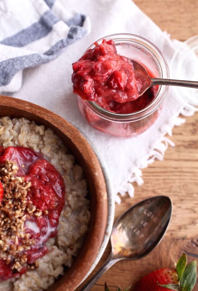 Strawberry Rhubarb Crumble Oatmeal via Nutrition in the Kitch