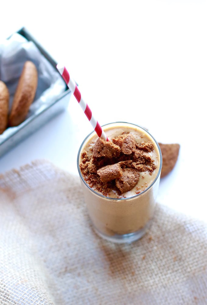 Silky Gingersnap Smoothie via Nutrition in the Kitch // #TastesLikeBetter
