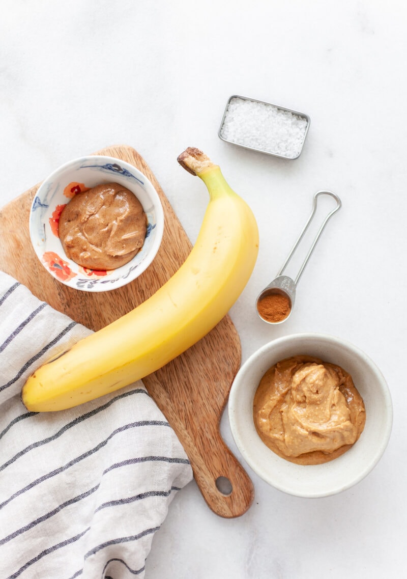 Healthy Peanut Butter Banana Cookies ingredients laid flat
