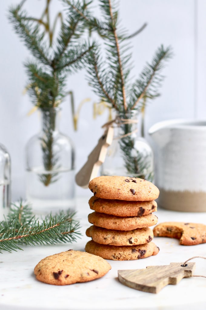 These 10 healthy cookie recipes are a must make for the Christmas season. Holiday treats are in high supply this time of year so why not bake up some healthy, delicious, gluten free, vegan, paleo, or dairy free options to share with your loved ones! 