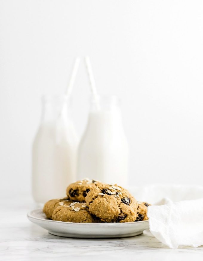 9 Surprisingly Healthy Gluten Free Oatmeal Raisin Cookies // Chewy Gluten Free Oatmeal Cookies via Baked Ambrosia