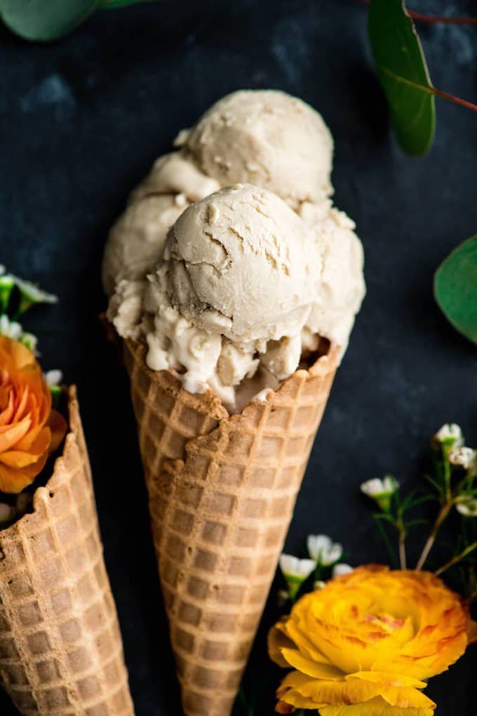 12 Homemade Dairy Free Ice Cream Recipes for Summer // Paleo Vanilla Ice Cream from Joy Food Sunshine