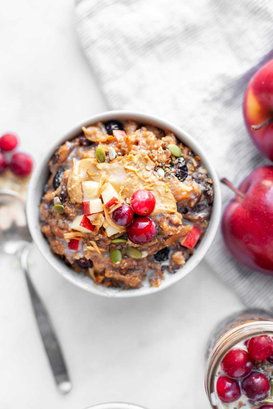 Easy Overnight Crockpot Oatmeal with Apples & Cranberry 