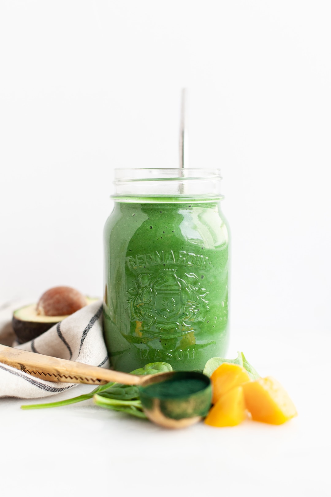 The Best Green Spirulina Smoothie - superfood, plant based, healthy