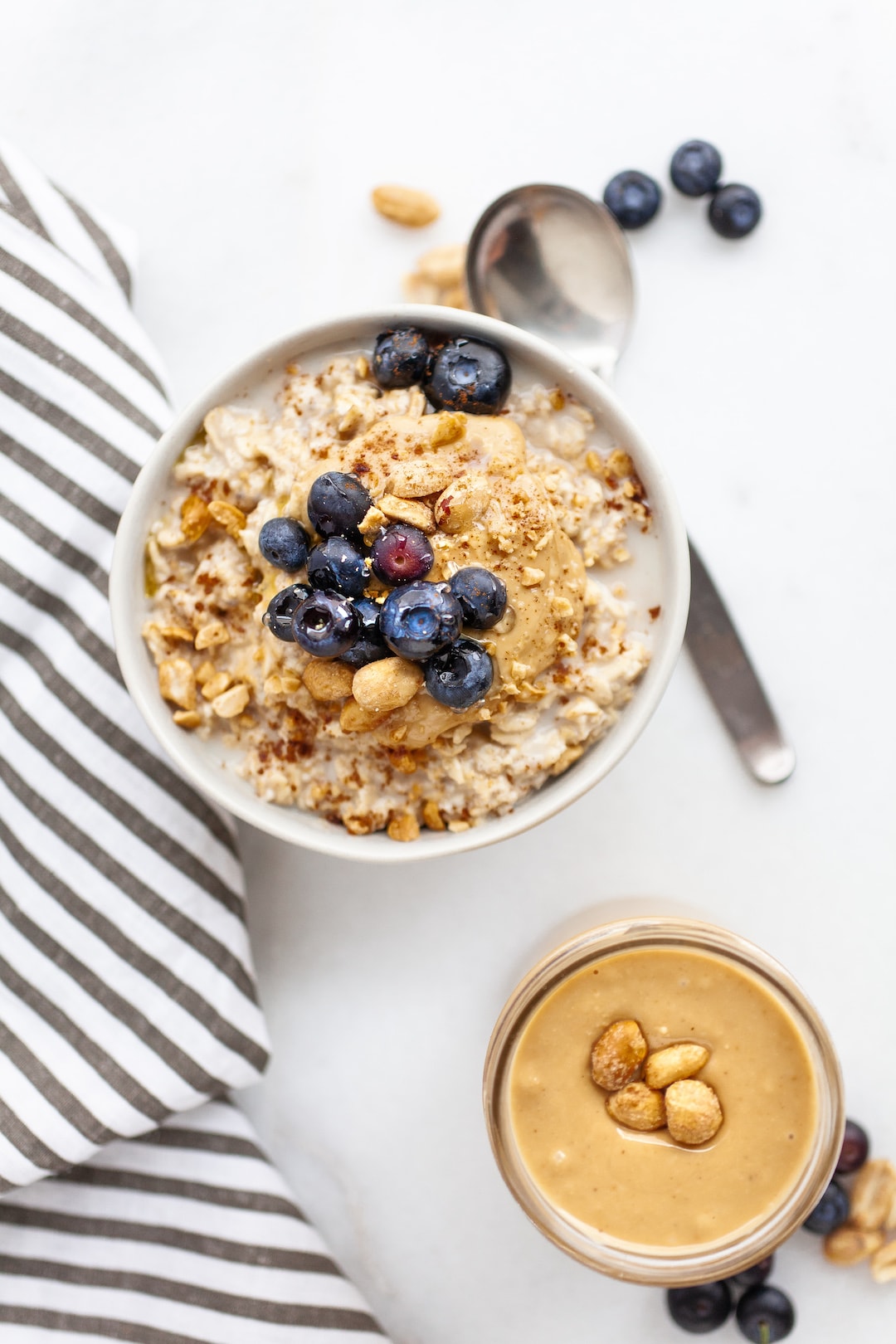 Delicious and Simple Peanut Butter Overnight Oats 