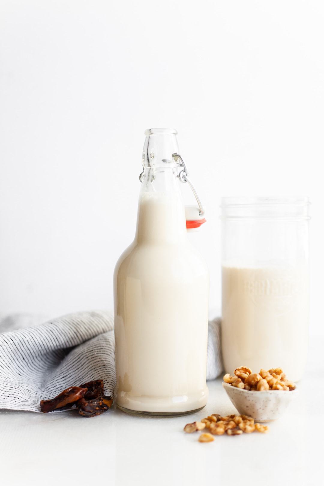 Made in 10 Minutes - The Easiest Vitamix Walnut Milk (2 Ways!)