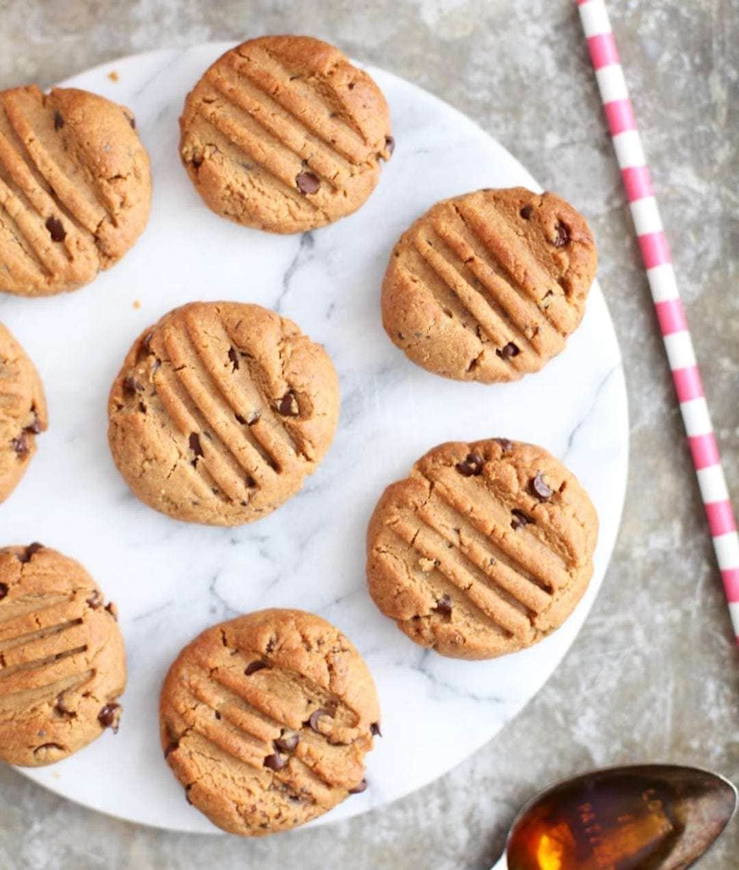 marble tray of peanut butter chocolate chip cookies