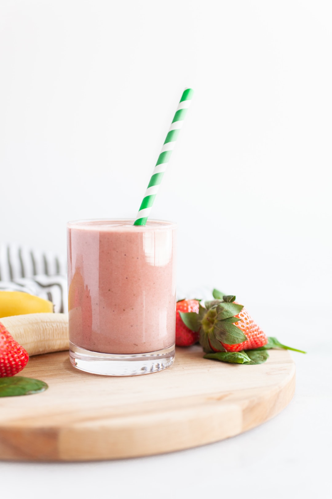Strawberry Banana Spinach Smoothies
