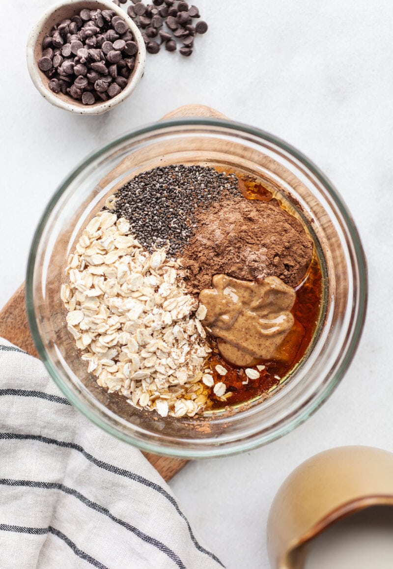 Healthy Chocolate Overnight Oats ingredients in a bowl