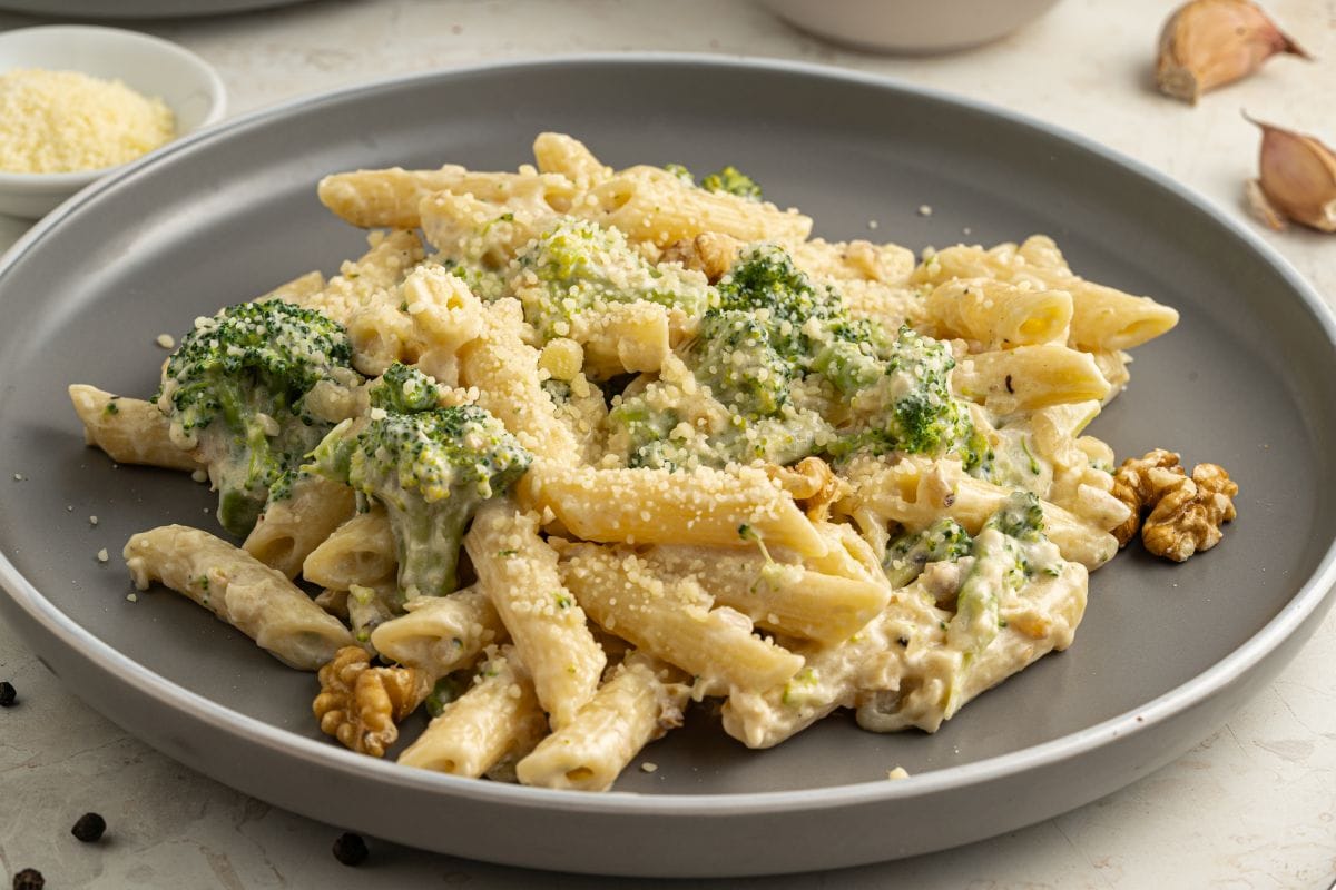Creamy Broccoli Pasta 12